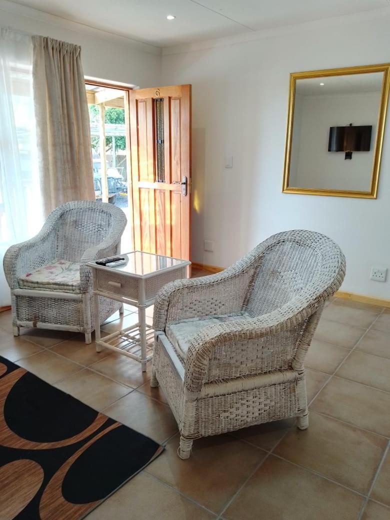Hotel Happy Jackal Colchester Zewnętrze zdjęcie